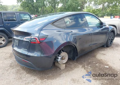 2024 Tesla Model Y Long Range Dual Motor All-Wheel Drive from USA, damaged, VIN 7SAYGDEE2RA273241